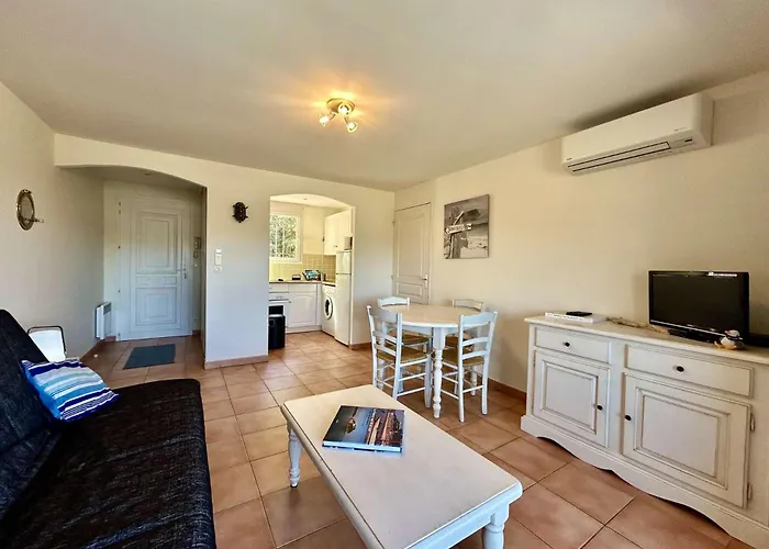 Is344-08 Les Issambres 2 Pieces 4 Couchages