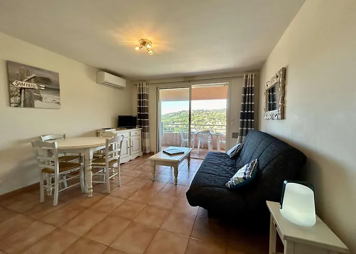 Is344-08 Les Issambres 2 Pieces 4 Couchages